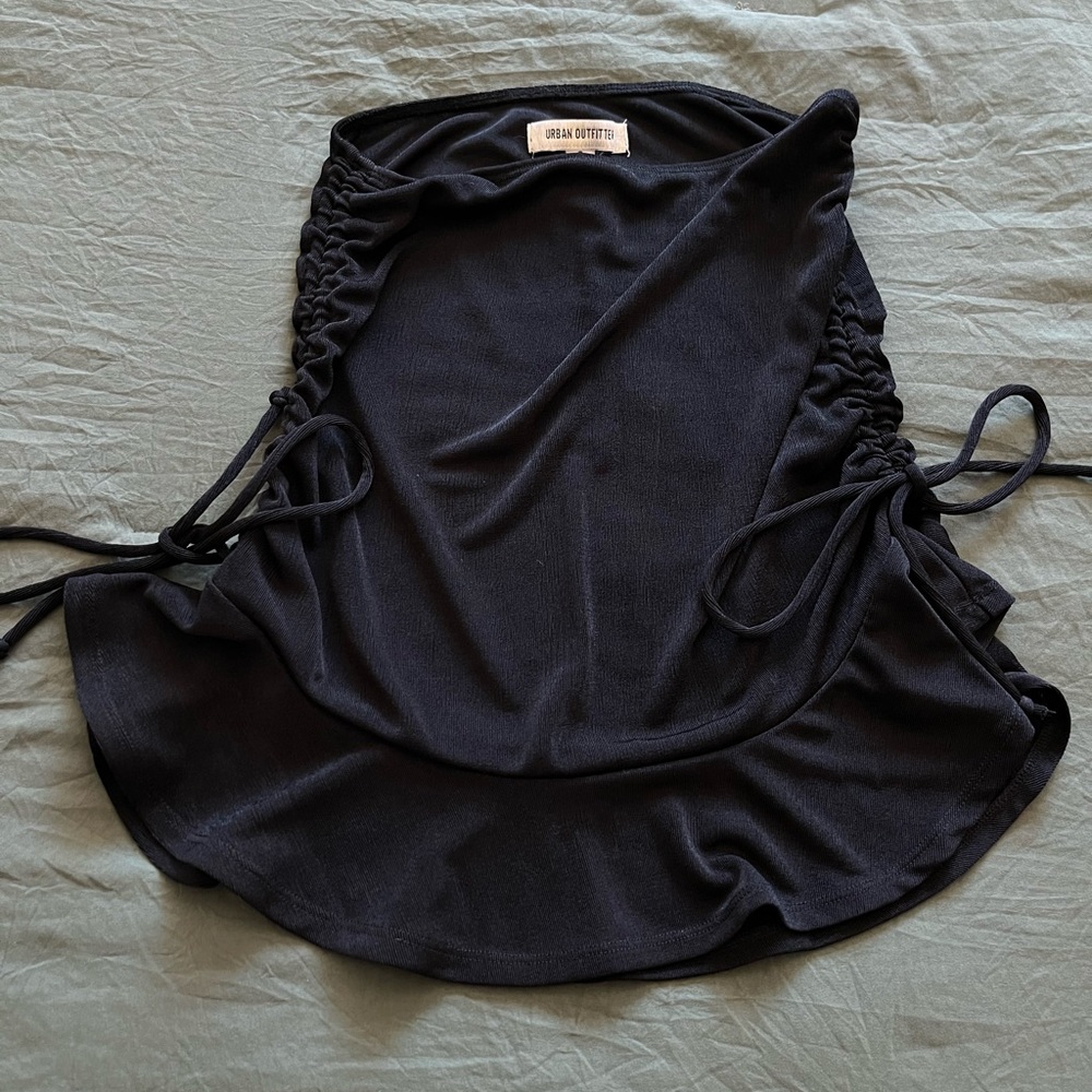 URBAN OUTFITTERS strapless black top (S)